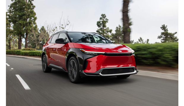 TOYOTA NÓI XE ĐIỆN CỦA HỌ SẼ CHẠY 1.000 KM MỖI LẦN SẠC NHỜ CÔNG NGHỆ PIN MỚI